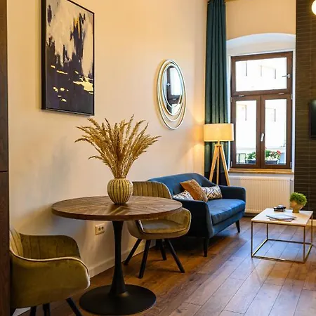 Uptown Deluxe Apartment