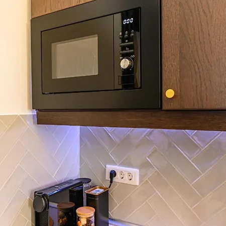 Uptown Deluxe Apartment