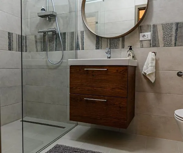 Uptown Deluxe 브라쇼브